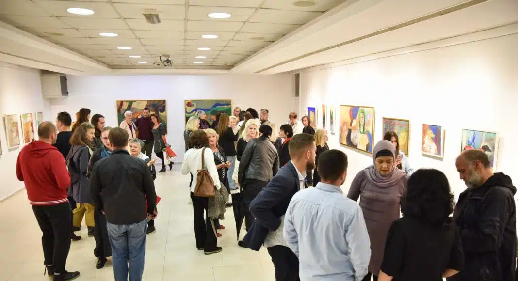 U-galeriji-Opcine-Novi-Grad-otvorena-izlozba-Prijestolja-autorice-Ire.jpg