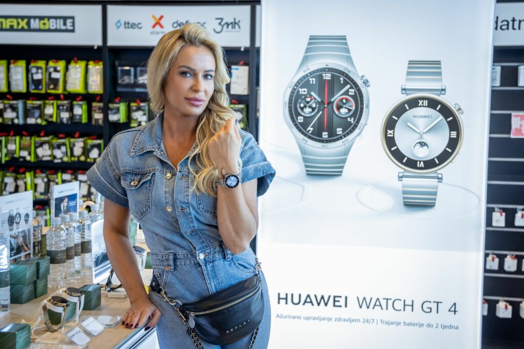 renata sopek huawei sancta 2