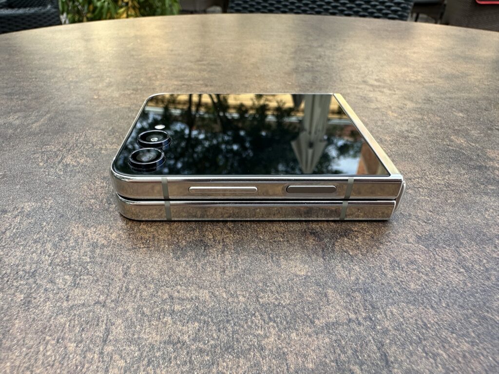 samsung galaxy z flip5 23