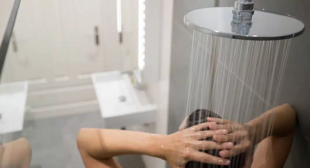 Stručnjak kaže da se svi pogrešno tuširamo - i to