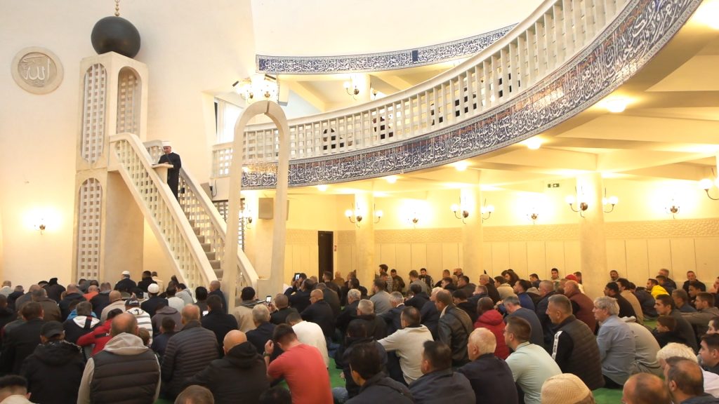 reisul-ulema na hutbi u zagrebu: muslimani hrvatske su inspiracija mnogim zajednicama u evropi
