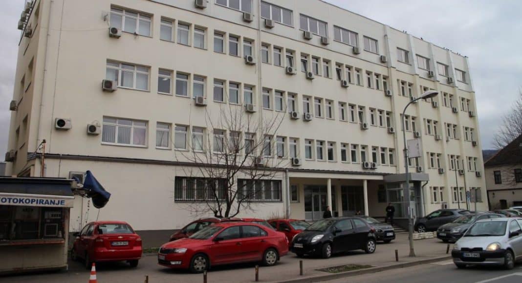 USMRTIO ROĐAKA SJEKIROM U BANJOJ LUCI, NEUROPSIHIJATAR NA SUDU KAZAO: