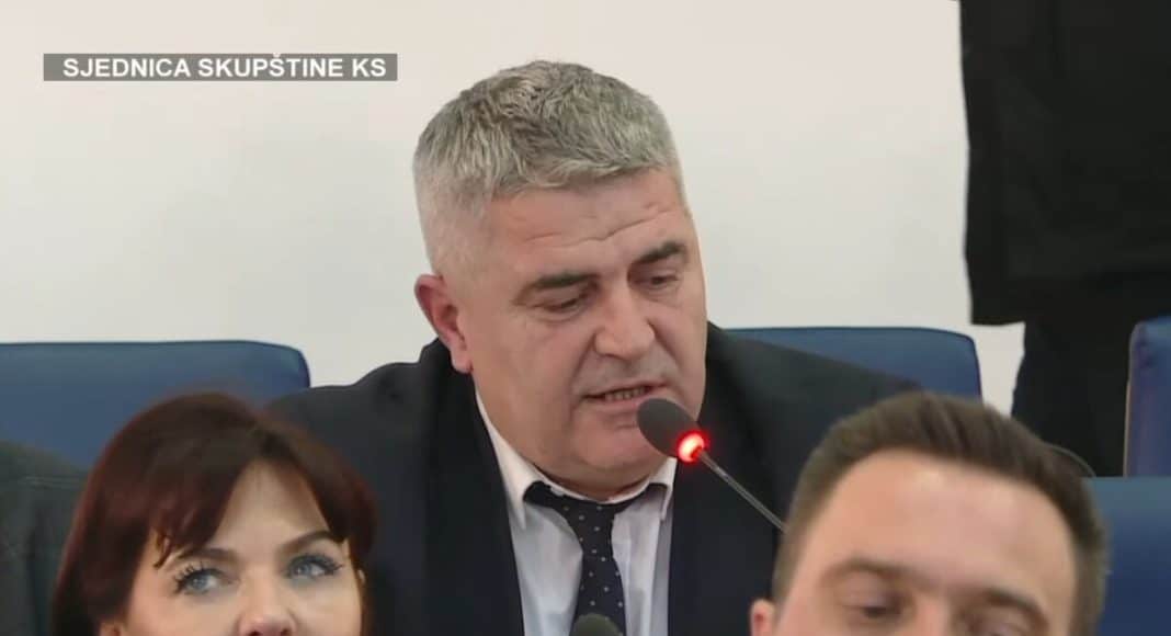Video/ Zastupnici u Skupštini KS pružili podršku Karić: