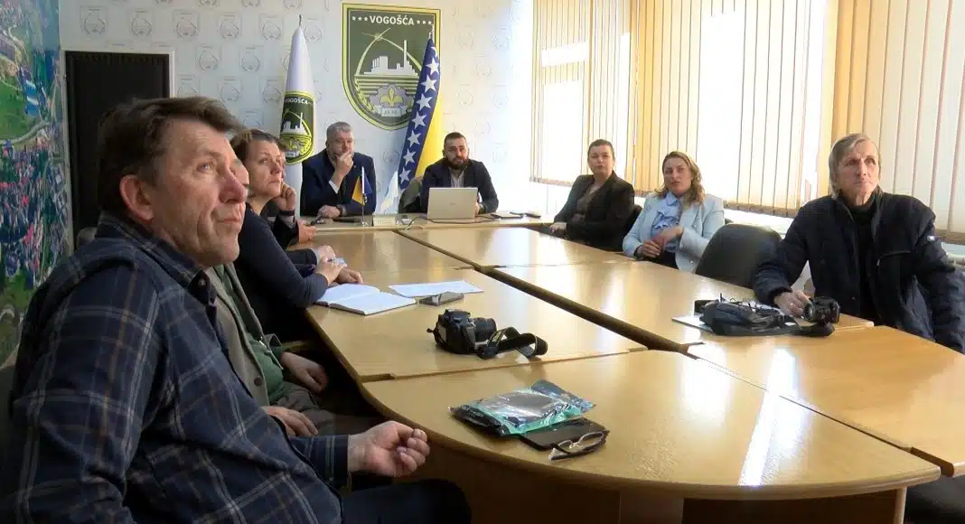 1703687990_PREZENTIRANA-WEB-PLATFORMA-ZA-PODRSKU-RAZVOJU-PRIVREDE-VOGOSCE.jpg