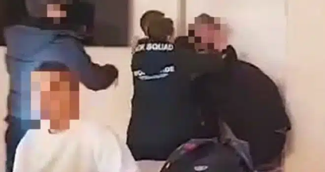 Snimljena tučnjava profesora i učenika u razredu, profesor će dobiti
