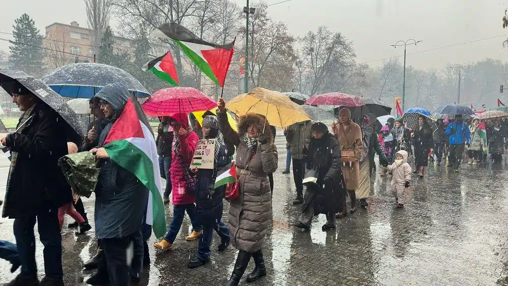 U Sarajevu održana mirna šetnja podrške narodu Palestine: U Gazi