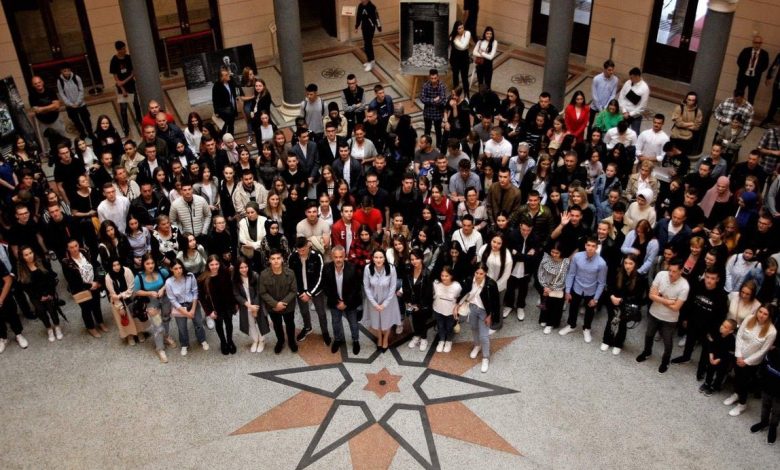 Grad Sarajevo objavio konkurs za dodjelu stipendija srednjoškolcima