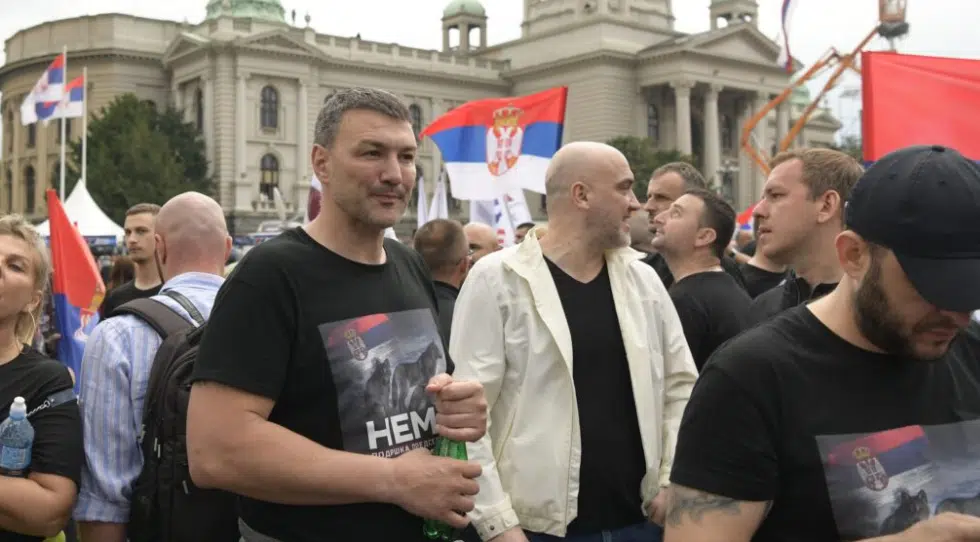 Hrabri novinari obišli zgradu gdje je Vlada Mandić skupljao fantomske