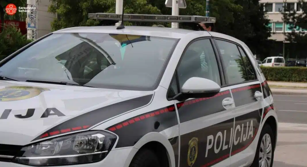 Nepoznata ženska osoba na Marijin Dvoru usred dana pred prolaznicima