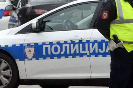RAZBILI MU NOS U PRIJEPOLJU JER JE PJEVAO ‘BOŽIĆ JE,