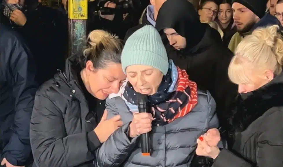 Video/ Potresne riječi majke Farisa Pendeka rasplakale masu: