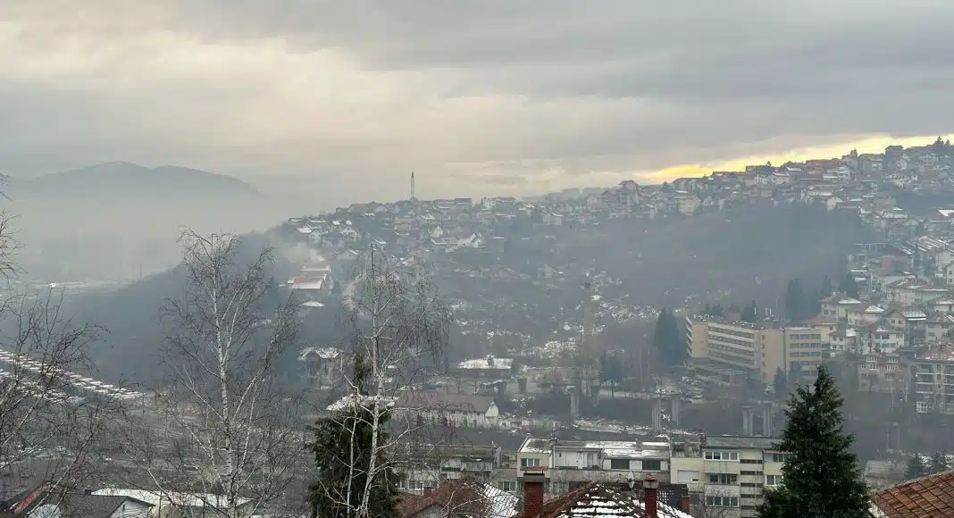 Zrak ponovo zagađen u Kantonu Sarajevo: Povišene vrijednosti štetnih PM10
