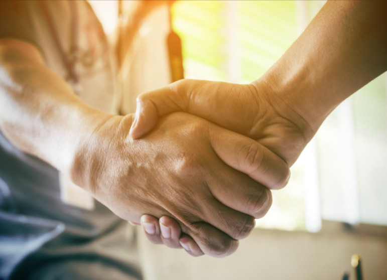 ŠTA STISAK RUKE GOVORI O VAŠEM ZDRAVLJU?