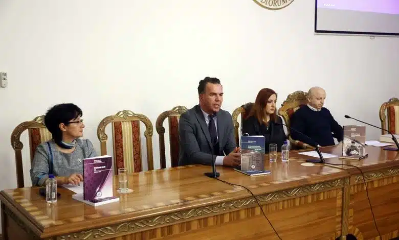 Institut za jezik UNSA prezentirao publikacije na Međunarodni dan maternjeg