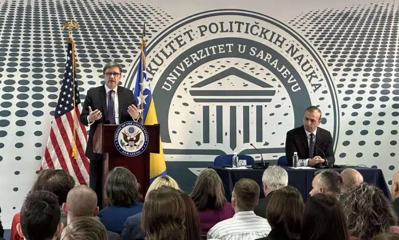 O’Brien održao predavanje na Fakultetu političkih nauka UNSA