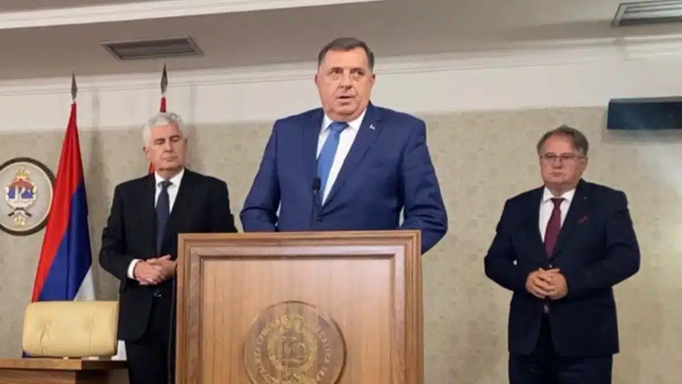 Sastanak zakazan u 15 sati: Lideri stranaka trojke, HDZ-a i