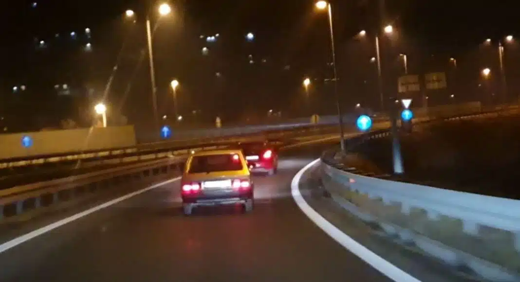 Video / Yugo iz Beograda na autoputu kod Sarajeva rame