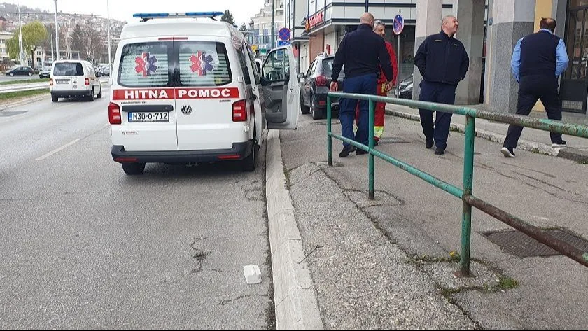 Renovirao se stan, pa pao komad siporeksa kroz prozor: Povrijeđena