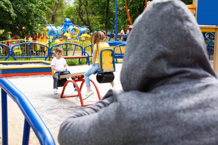 UHAPŠEN NASTAVNIK (50) U DALMACIJI: DJEČAK I DJEVOJČICA PRIJAVILI GA