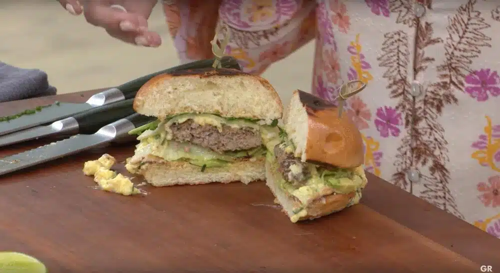 ZDRAVO, A PREUKUSNO Brzinski burgeri od samo 4 sastojka –