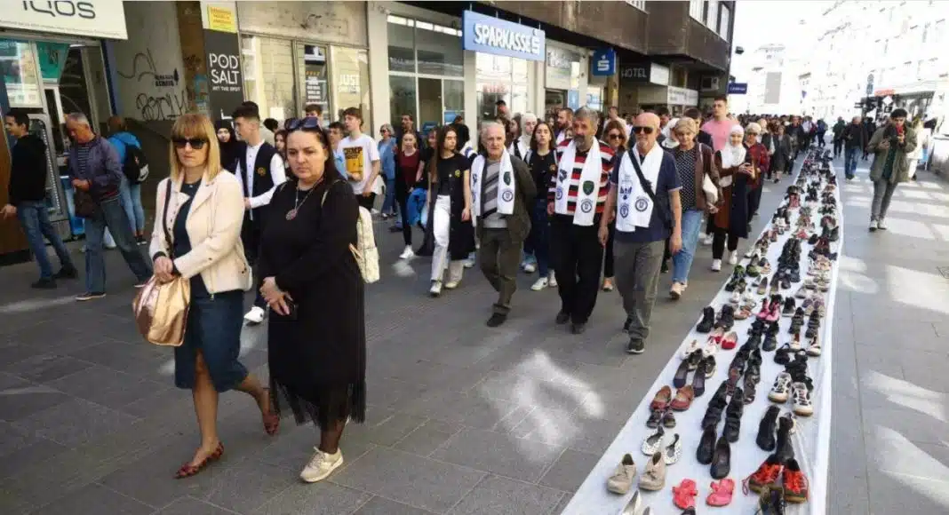 Održana memorijalna šetnja za ubijenu djecu, građane, branioce Sarajeva