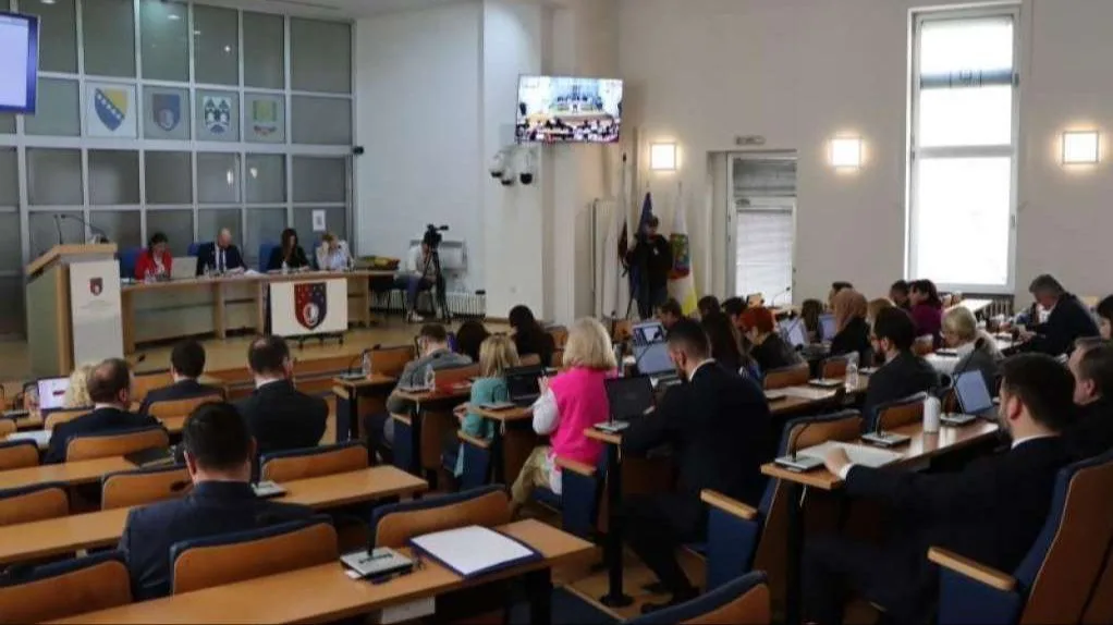 Prekinuta nakon zastupničkih pitanja o sigurnosti: Sutra nastavak sjednice Skupštine