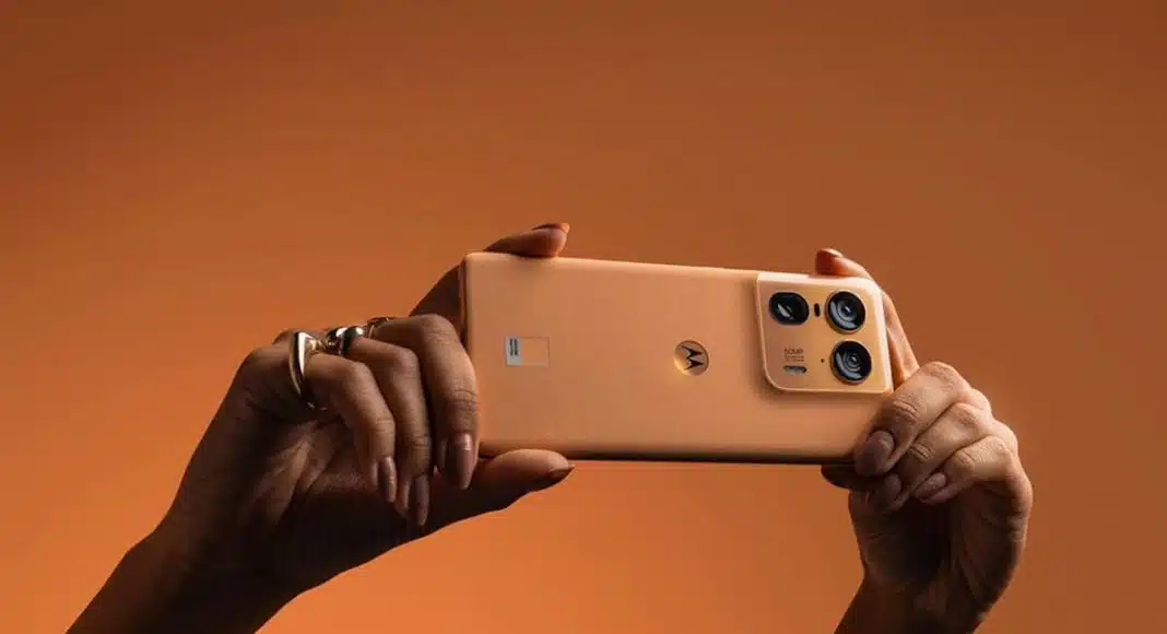 Motorola Moto X50 Ultra debitirala u Kini