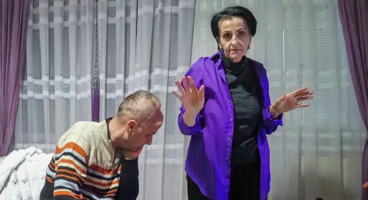 Arifa brine o teško oboljelom suprugu, dok je Enes bio