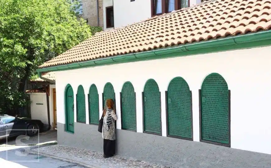 Poslije vandalizma: Turbe sedam braće u Sarajevu očišćeno