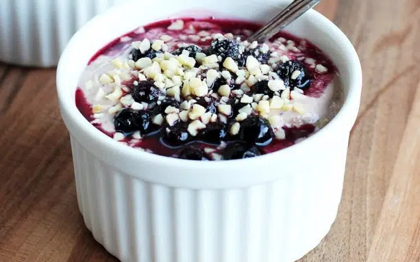 Voćni jogurt na štapiću