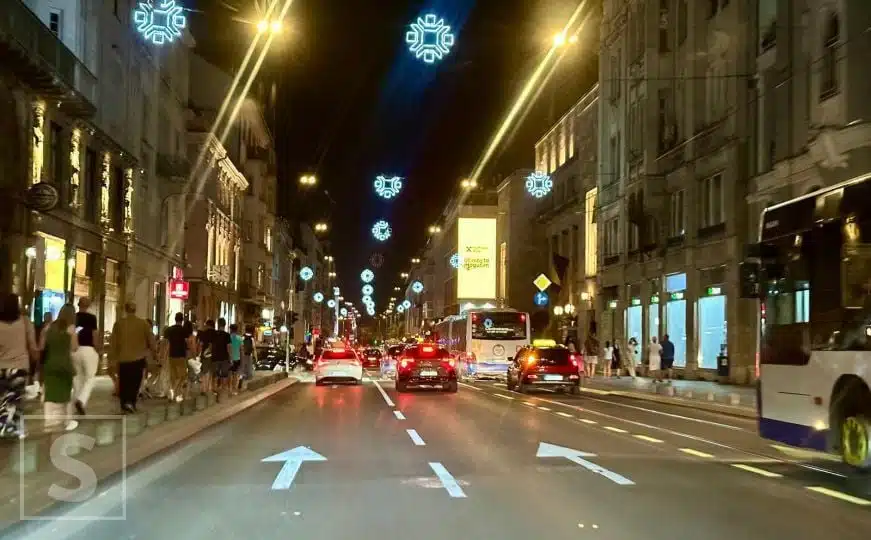 Neobična situacija u centru Sarajeva: Semafori ne rade, pješaci u
