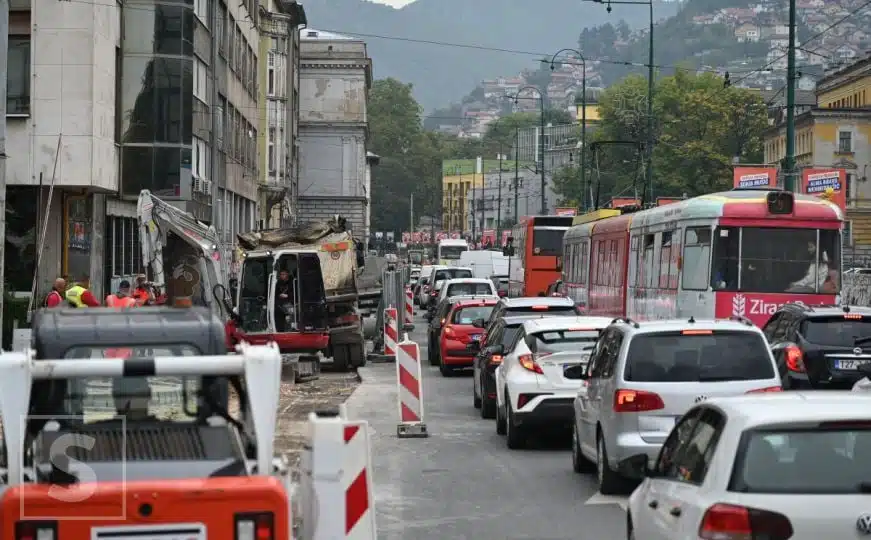 Nailazite polako glavnom ulicom: Saobraćajni šok u centru Sarajeva, pripremite