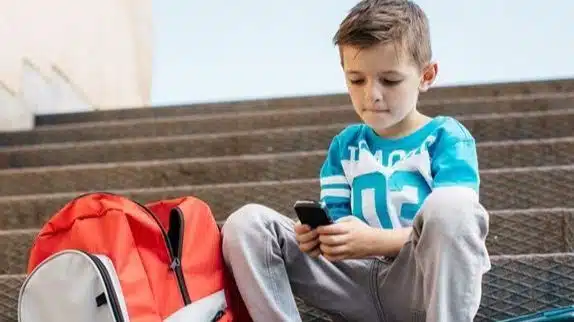 Prepoznajte znakove da je dijete žrtva internet nasilja: Obratite posebnu