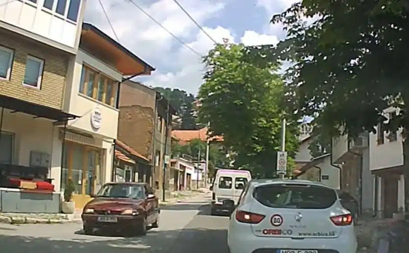 Građani ogorčeni: Ko je posjekao zdrava stabla kestena na Vratniku?