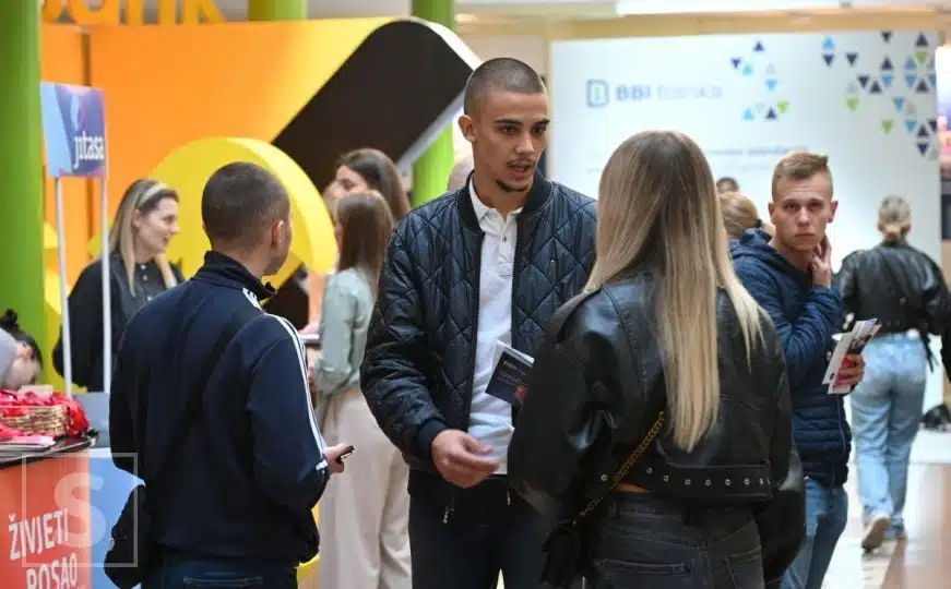 Prilika za mlade: Sajam zapošljavanja na Ekonomskom fakultetu UNSA otvoren