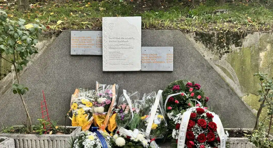 Obiljezena-31-godisnjica-ubistva-devet-nevinih-gradana-u-ulici-Zrtava.jpg
