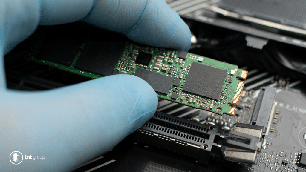 Kako postaviti SSD na laptop?