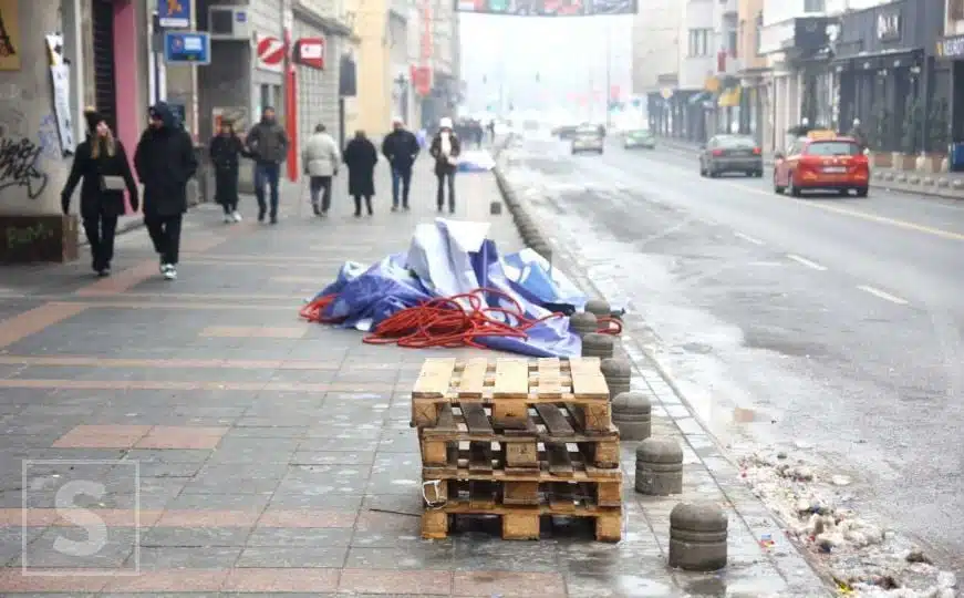 Sarajevo se budi: Komunalne službe čiste grad nakon spektakularnog dočeka