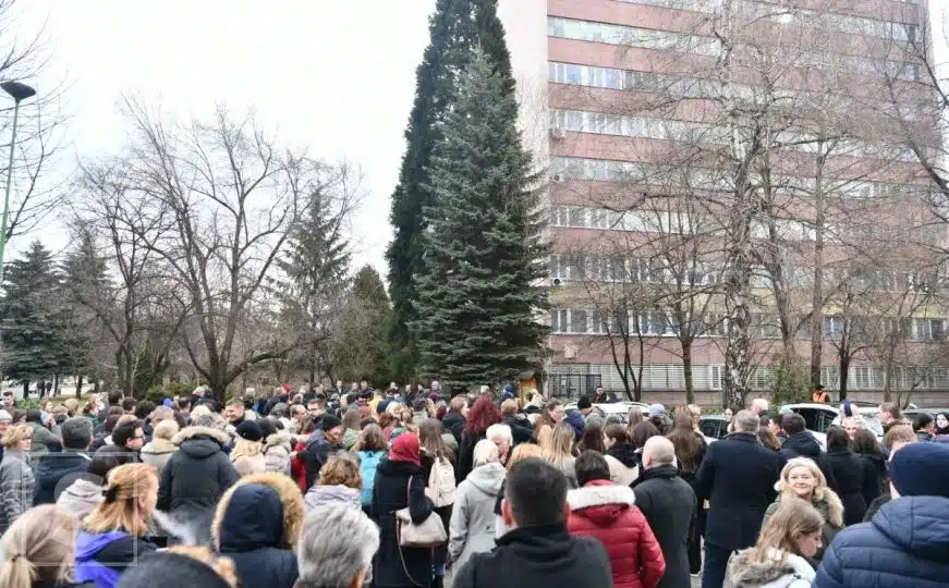 Veliki protesti u Sarajevu: 'Ovo je sraman pokušaj uzurpacije naše