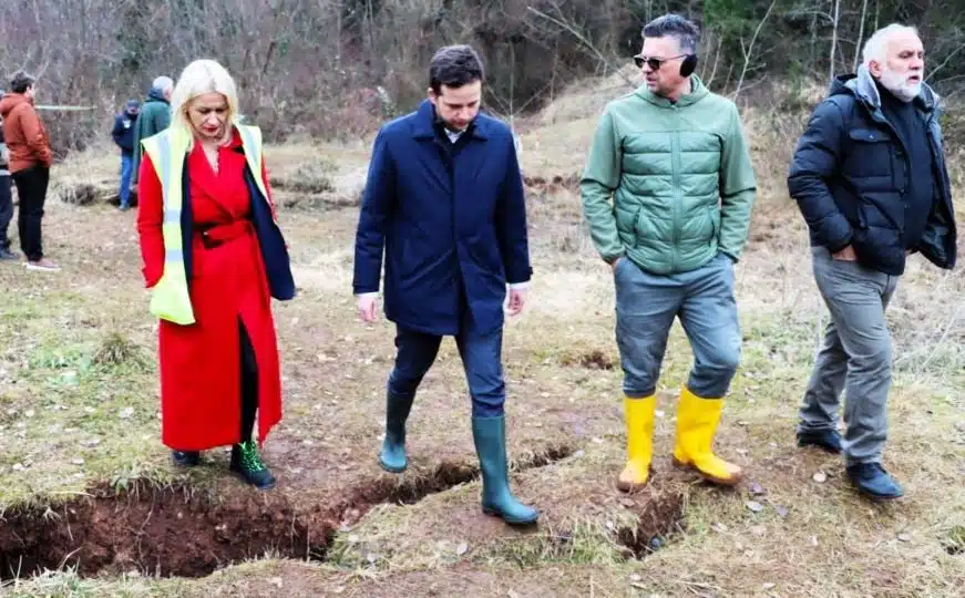 Nihad Uk posjetio opasno klizište u Sarajevu: 'Kanton preuzima sanaciju,