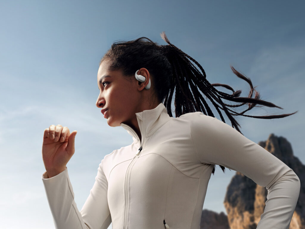 Huawei FreeArc bežične slušalice dostupne u Hrvatskoj 5 MKT HQ Moose Lifestyle Shot Running Grey 20250206