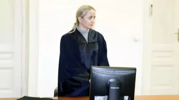 Poznato ko je tužiteljica čija se kancelarija pretresa, te kome