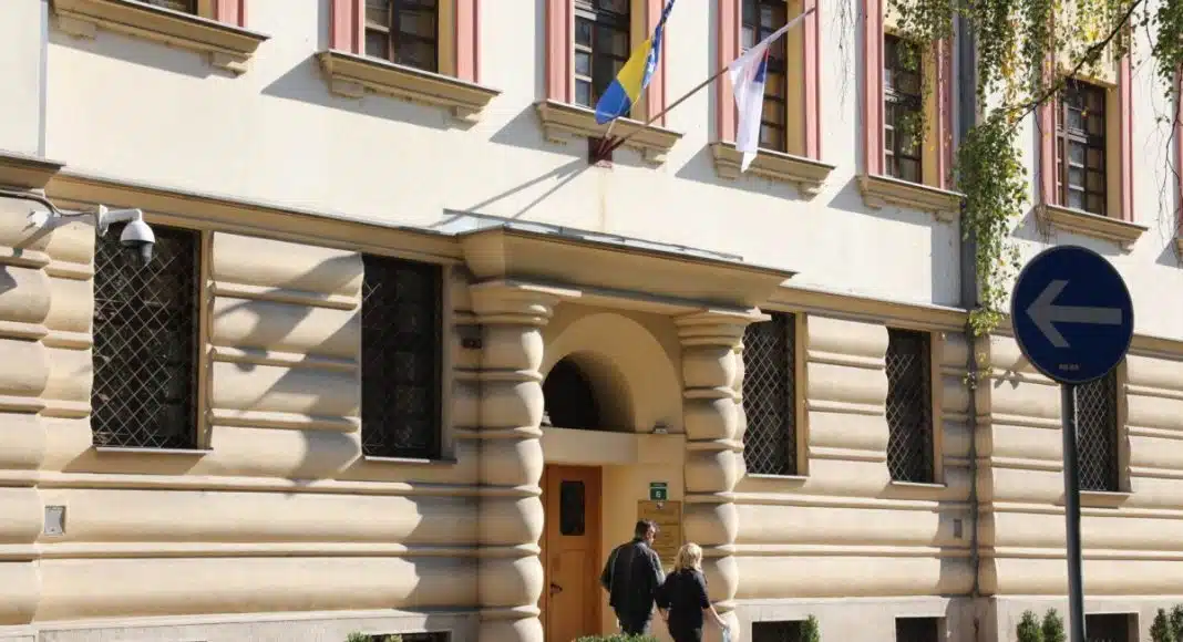 Uhapšeni za pokušaj ubistva u migrantskom obračunu predati Tužilaštvu KS