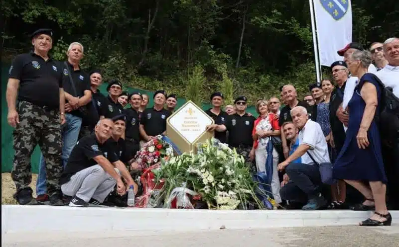 Komandant Enver Šehović i njegovi saborci, Zahir i Esad Panjeta