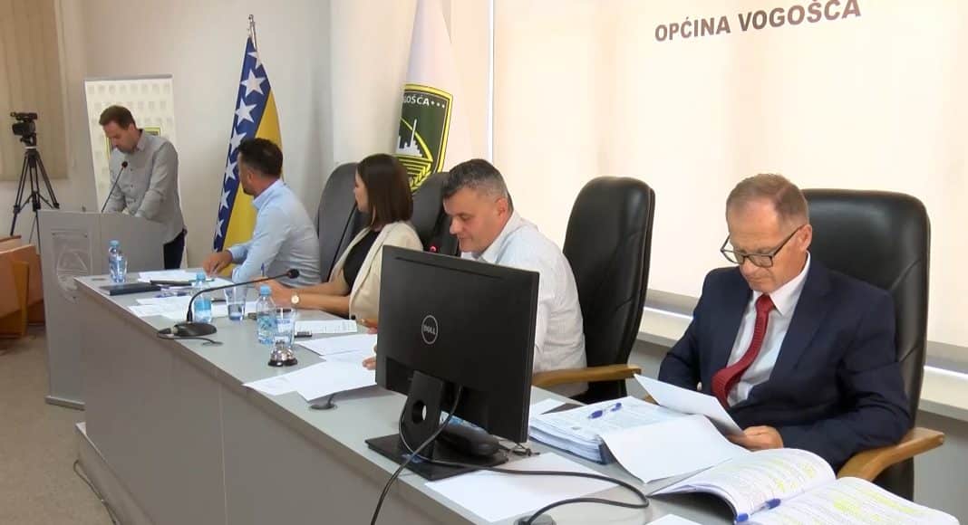 1756391095_ODRZANA-9-REDOVNA-SJEDNICA-OPCINSKOG-VIJECA-VOGOSCA.jpg