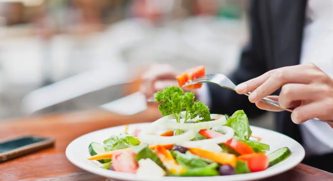 Ovo je najukusnija ljetna salata koja je završena 5 minuta