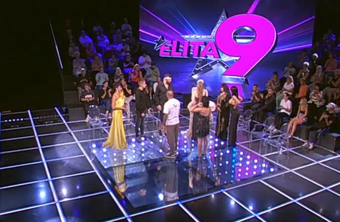 Starleti iz Elite 9 pukao silikon u zadnjici, a sada