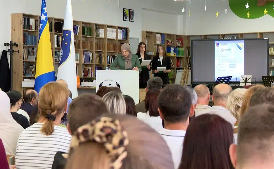 Historija u učionicama: Učenici osnovnih i srednjih škola u KS