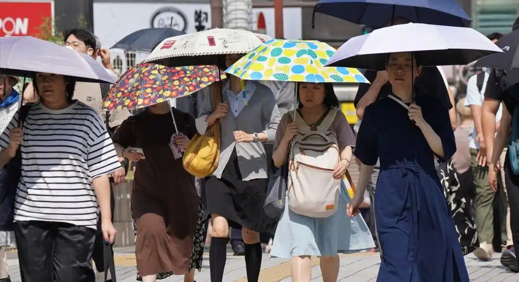 Zašto Japanci često nose kišobrane: razlog nije ni kiša, niti
