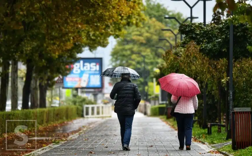Kišno Sarajevo: Jesenji mirisi, hladan zrak i užurbani koraci ka